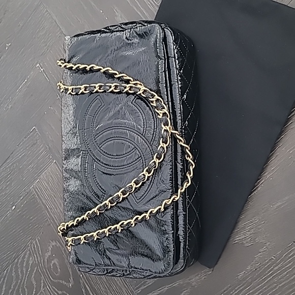 Chanel Rock and Chain Shoulder Bag - Picture 2 of 16
